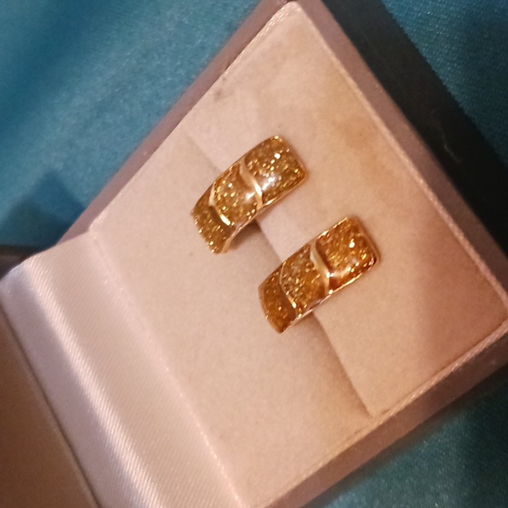 Vintage  Gold Dust  Rectangular ✨️ Earrings